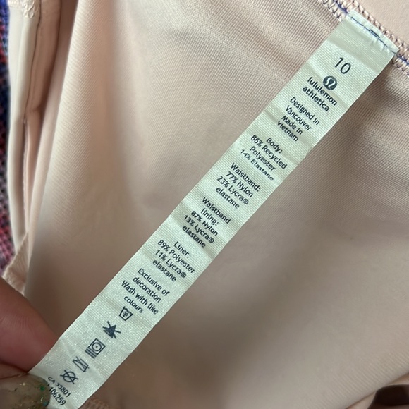 Lululemon speed up short in a vintage pastel pattern. size 10 - Picture 4 of 4